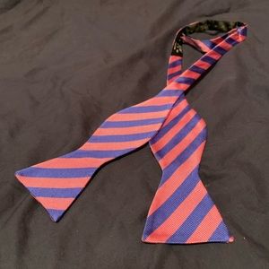 Saddlebred 100% silk bow tie